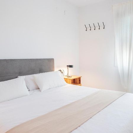 Flipanddo Triana Apartment เซบีญา ภายนอก รูปภาพ